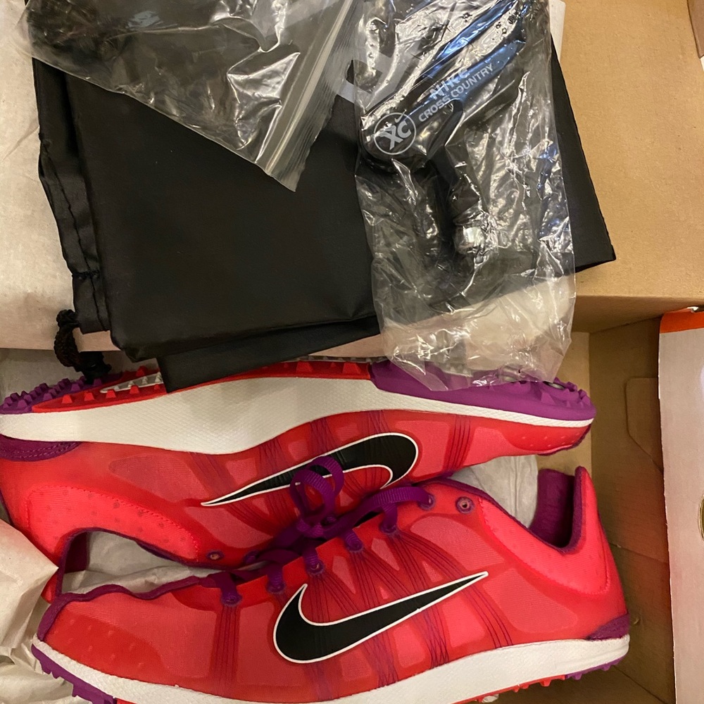 Nike track and field shoes m/w size 8.5/10